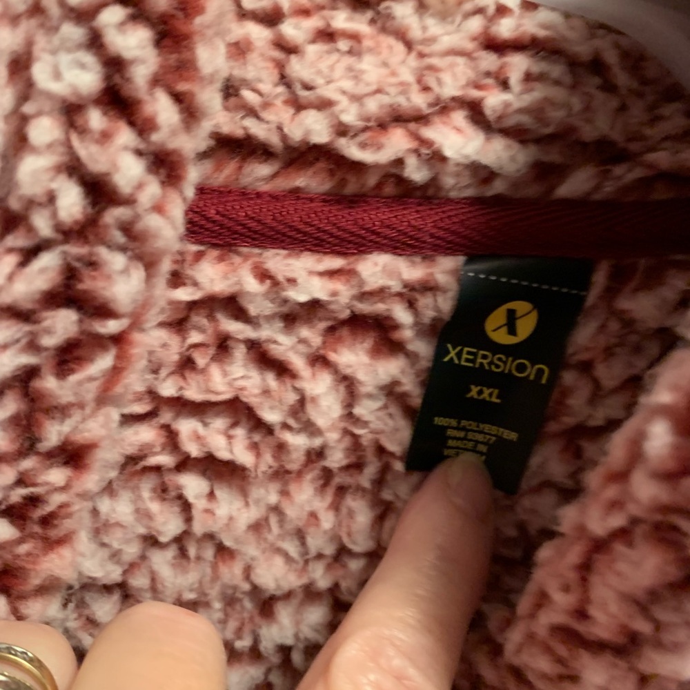 Cozy fleece pullover - Picture 2 of 4